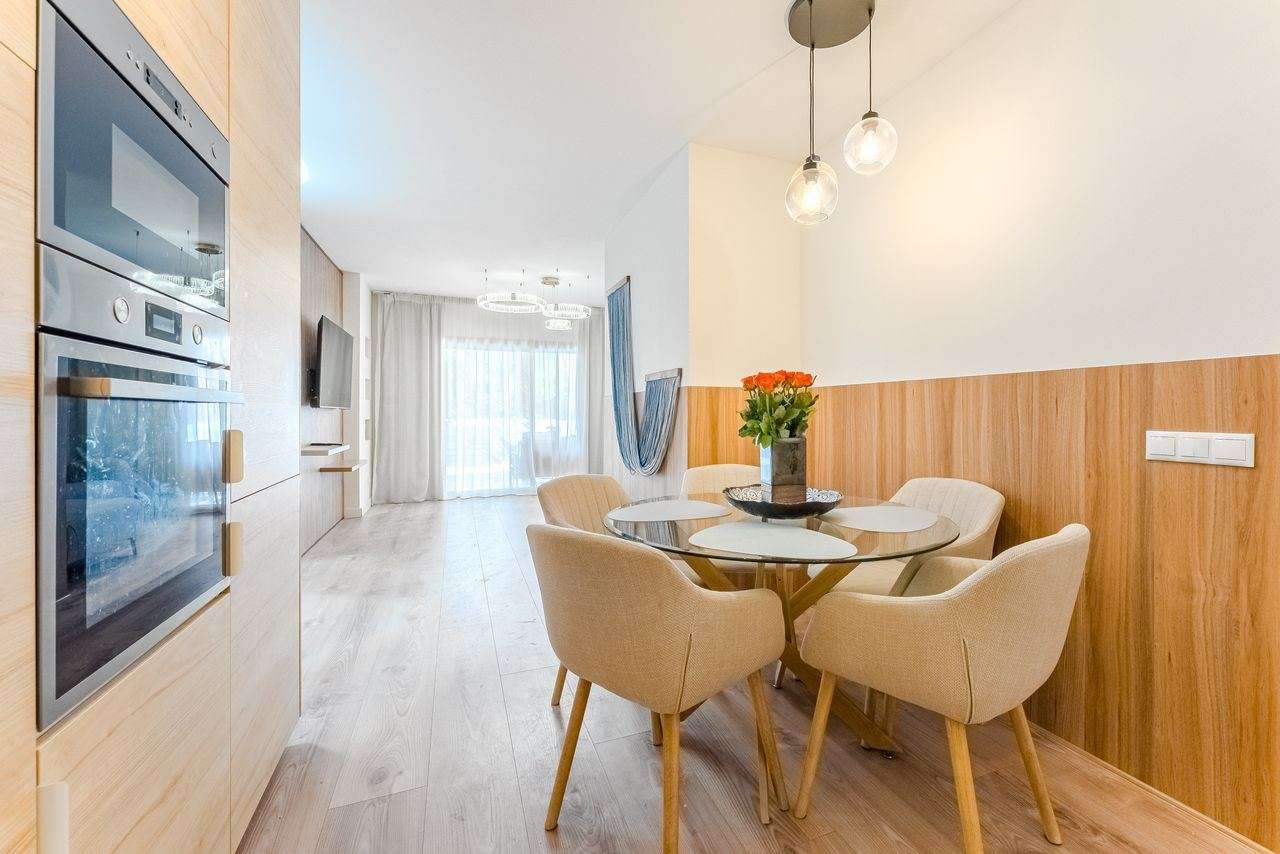Dining area and doors to the terrace